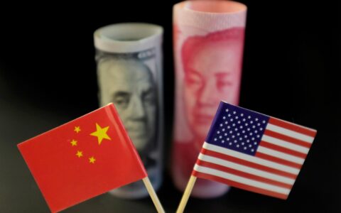 特朗普淡化贸易战变持久战的担忧 中国暂停新的美国农产品采购