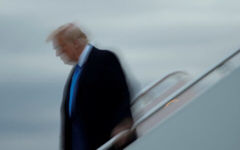 特朗普暂缓多国对等关税，美股暴力反弹：特斯拉狂飙 23%，科技股暴涨